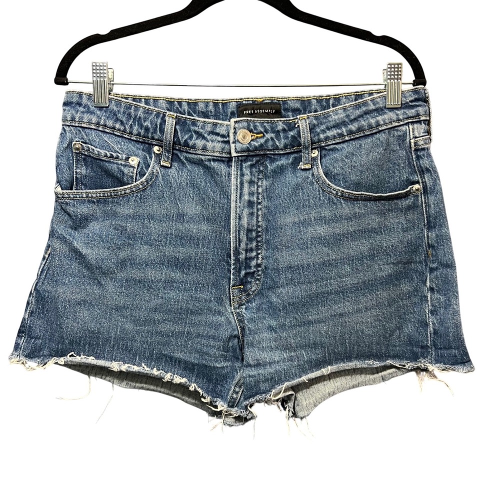 Free Assembly Denim Jean Shorts Raw Hem Blue Wash Womens Size‎ 12 Cutoff Frayed